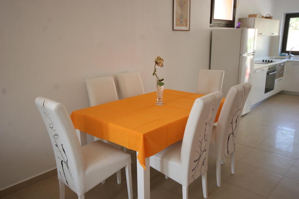 Apartments Karabaic Krk Krk Town Quarto foto